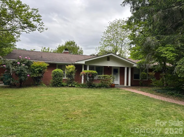 104 Turley Falls Rd, Hendersonville, NC 28739
