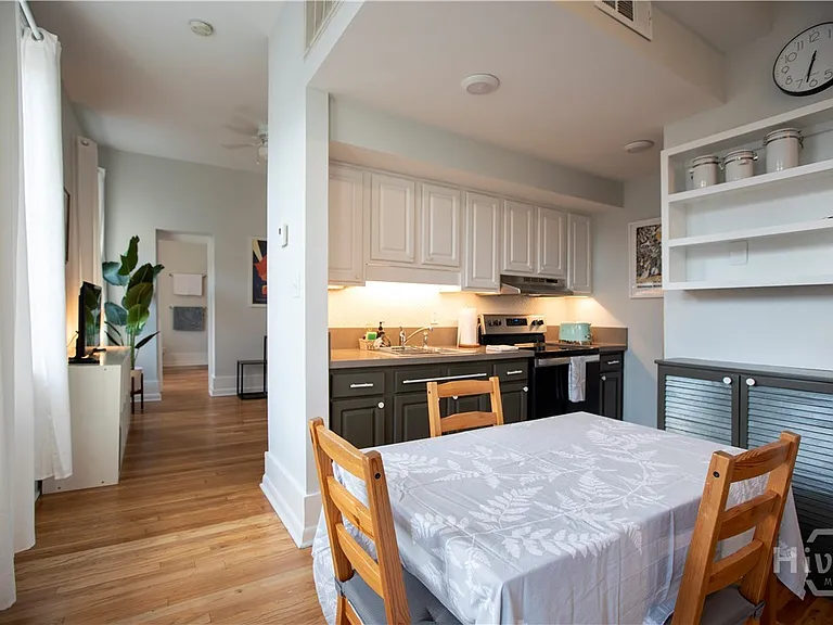 219 Abercorn St #F1 — Photo 4