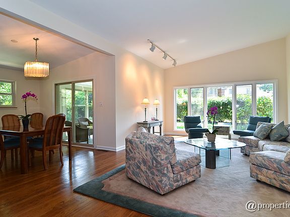 Living Room/Dining Room