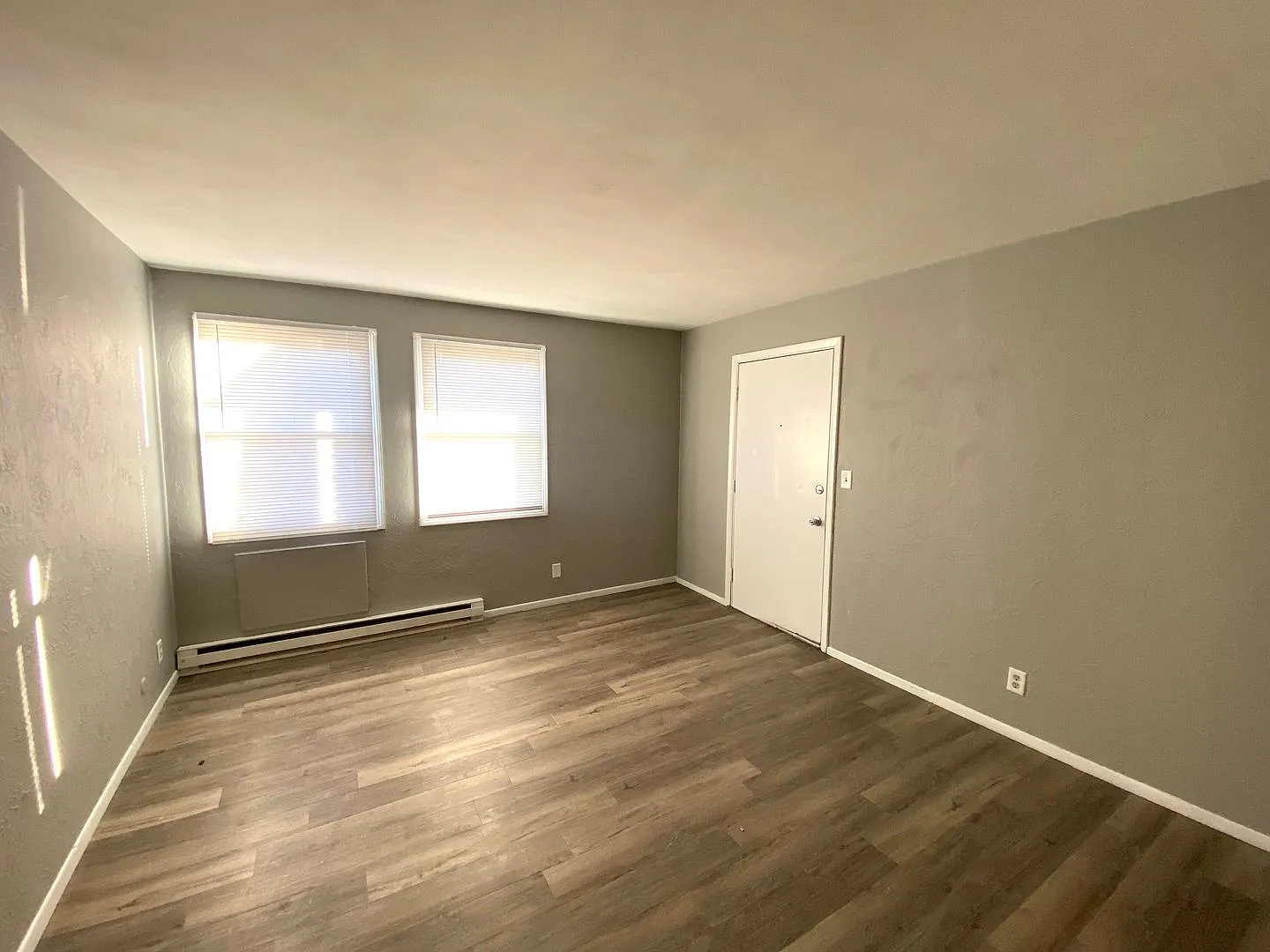 Pekin Place Apartments — Photo 2
