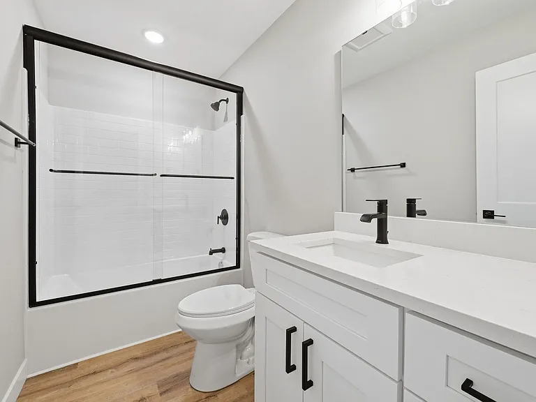 4728 Walworth Ave — Photo 24