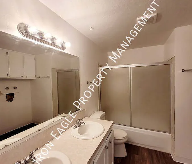2420 Robert Ave — Photo 9