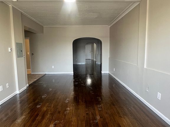 3rd image of 152 S Harrison St #3E