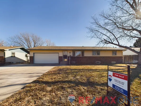2106 Apache Dr, Garden City, KS 67846