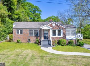 525 Skyview Ln, Toccoa, GA 30577