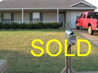 424 Village Ln, Springdale, AR 72764