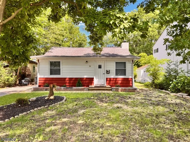 2 bed, 636 sqft, $2,600 — Photo 2