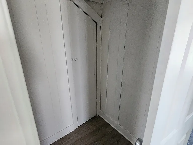 1122 Larchmont Ave #B — Photo 11