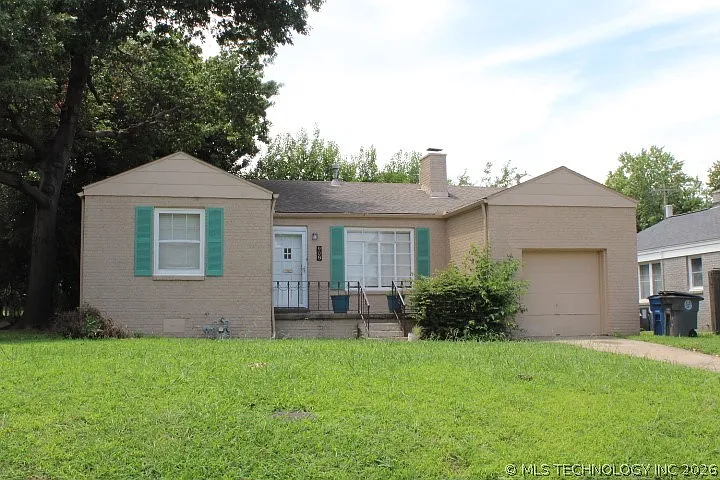 908 S Vandalia Ave — Photo 1
