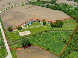 8585 S Derinda Rd, Elizabeth, IL 61028