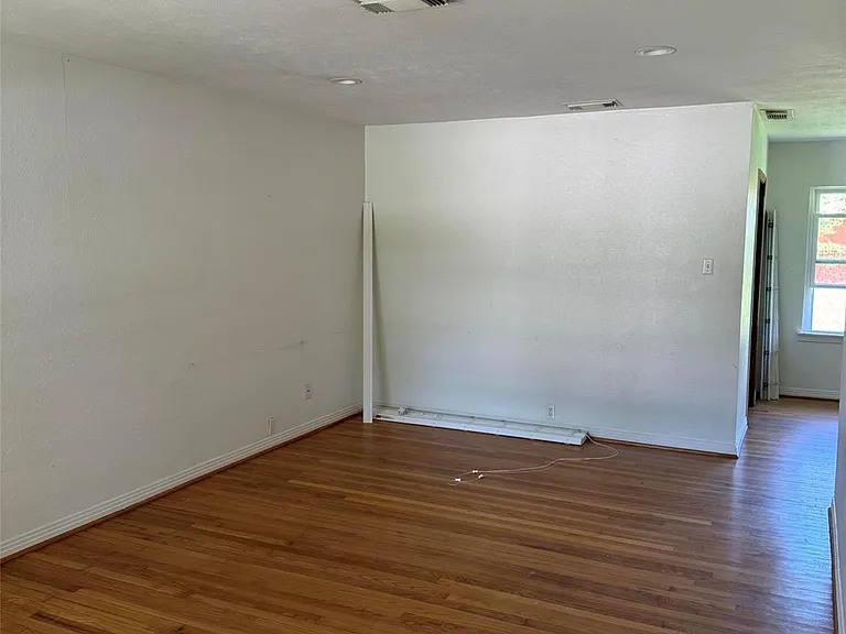 946 Stonecrest Dr — Photo 7