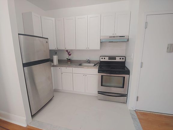2nd image of 2527 99th St #2F