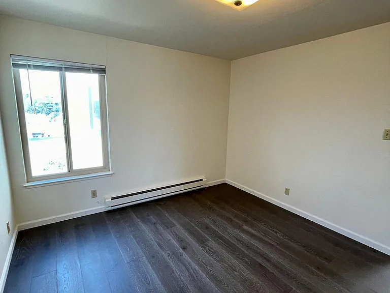 1336 Judah St #302 — Photo 11