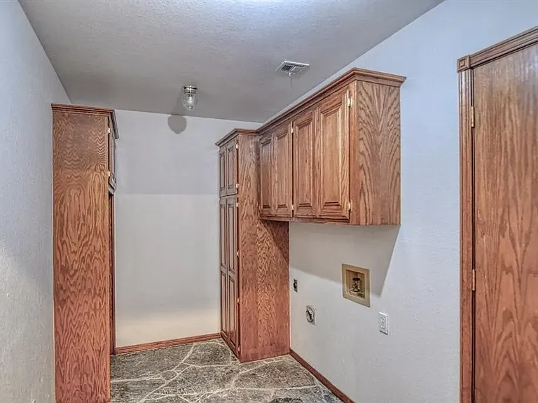 3609 Hampton Ct — Photo 28