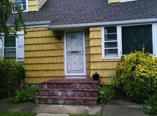 520 Greenwich St, Hempstead, NY 11550