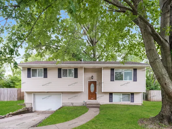 982 Howell St, Sheffield Lake, OH 44054