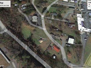 75 Hospital Cir #3, Ellijay, GA 30540