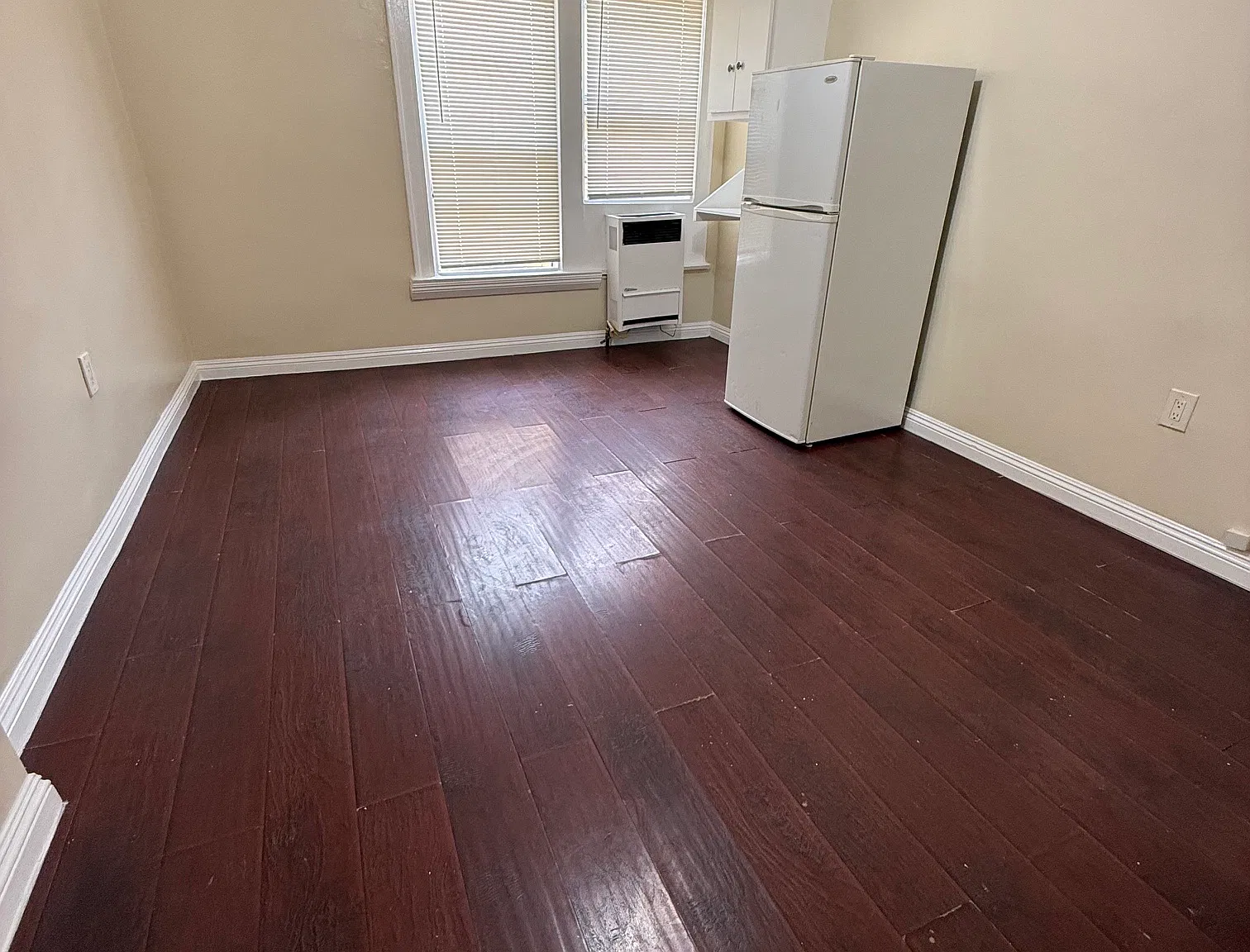 Studio, $885 — Photo 3