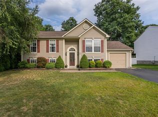 42 Boyd Dr, Rochester, NY 14616