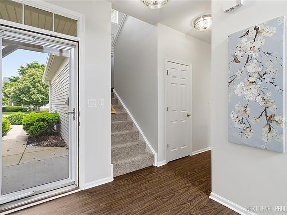 2nd image of 398 Chesapeake Ln #2