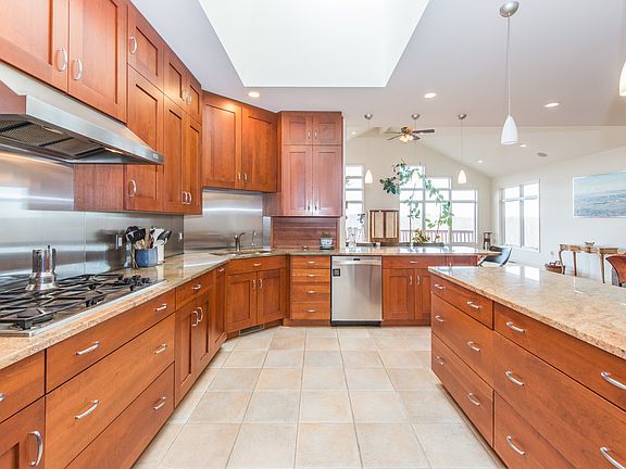 4th image of 163 Hillcrest Dr