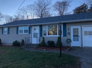 63 Inverness Rd, Swansea, MA 02777