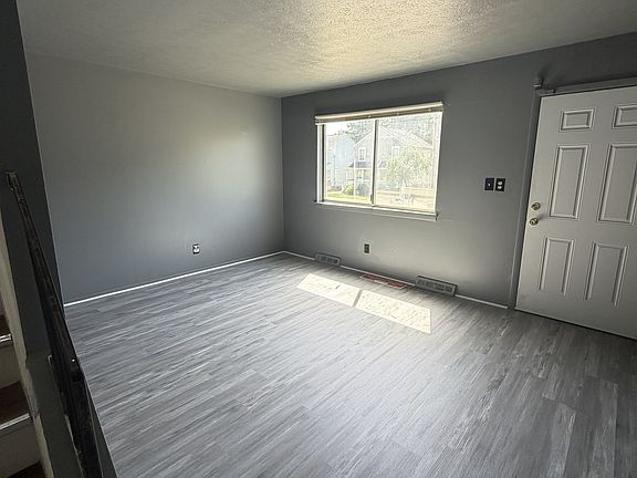 5th image of 3337 E 130th St