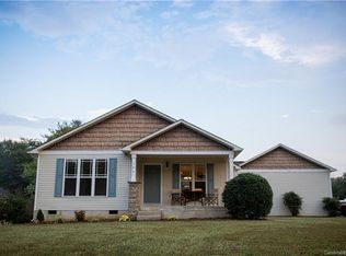 165 Winding Cedar Dr, Statesville, NC 28677