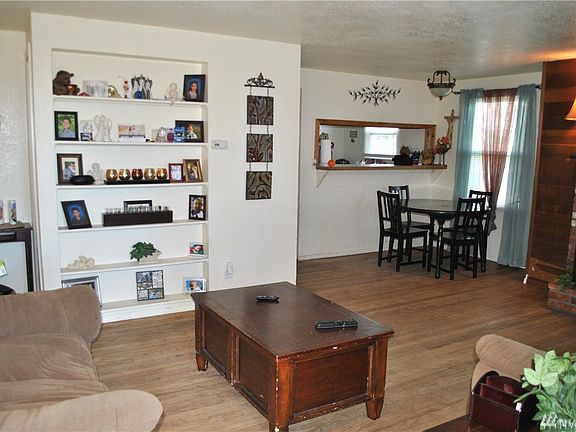 4th image of 304 W Knolls Vista Dr