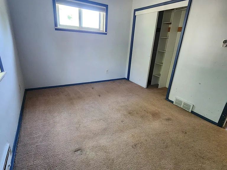 1495 S Grape St — Photo 11