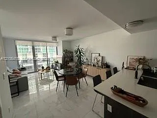 Aria On The Bay Condo — Photo 3