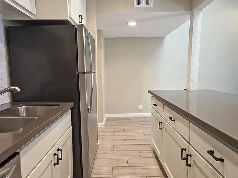 2222 I St #15 — Photo 6