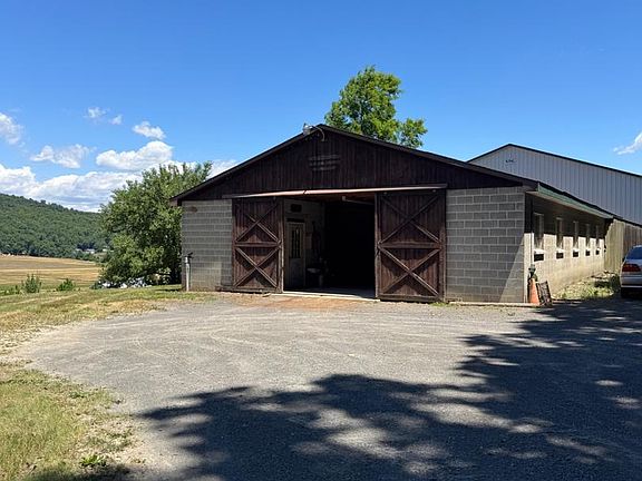 2nd image of 135 Pike Rd
