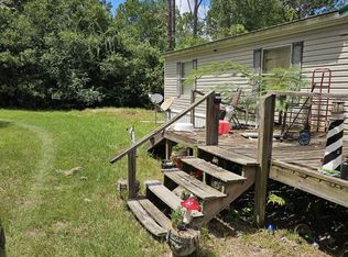 2831 Weaver Dr, Ray City, GA 31645