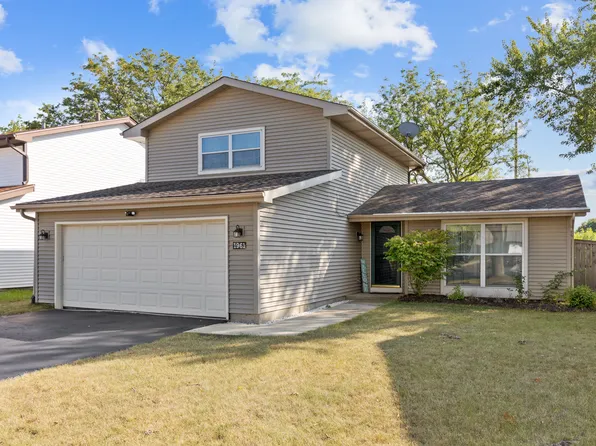 1961 Crescent Ln, Hoffman Estates, IL 60169