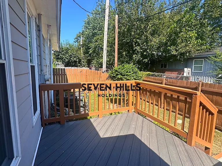 1007 Kinney St — Photo 15