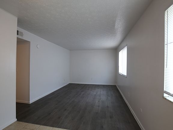 2nd image of 434 E Norwich Ave APT C