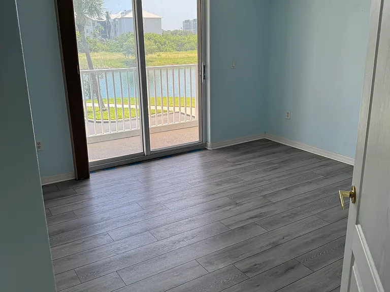 8903 Laguna Ln #204 — Photo 5