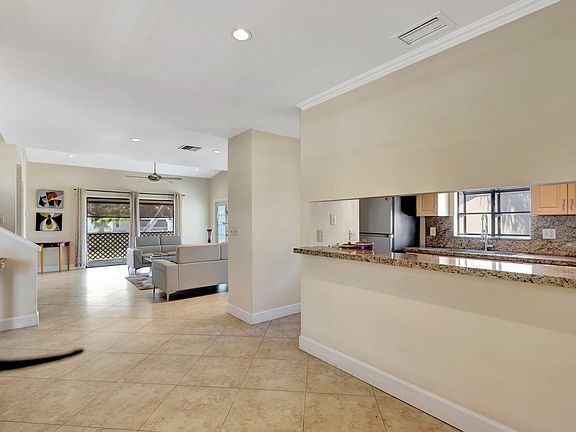 3rd image of 4075 Clearview Ter Terrace
