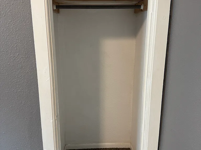 1638 Saemann Ave — Photo 11