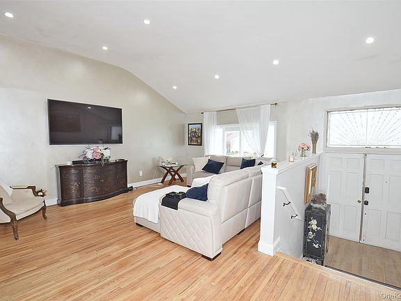 5th image of 3029 Ann Street
