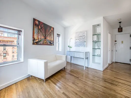 Sold by Sotheby's International Realty | media 2