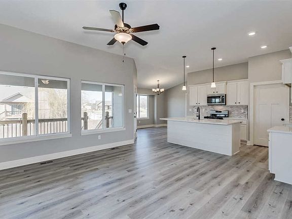 3rd image of 3525 Bluestem