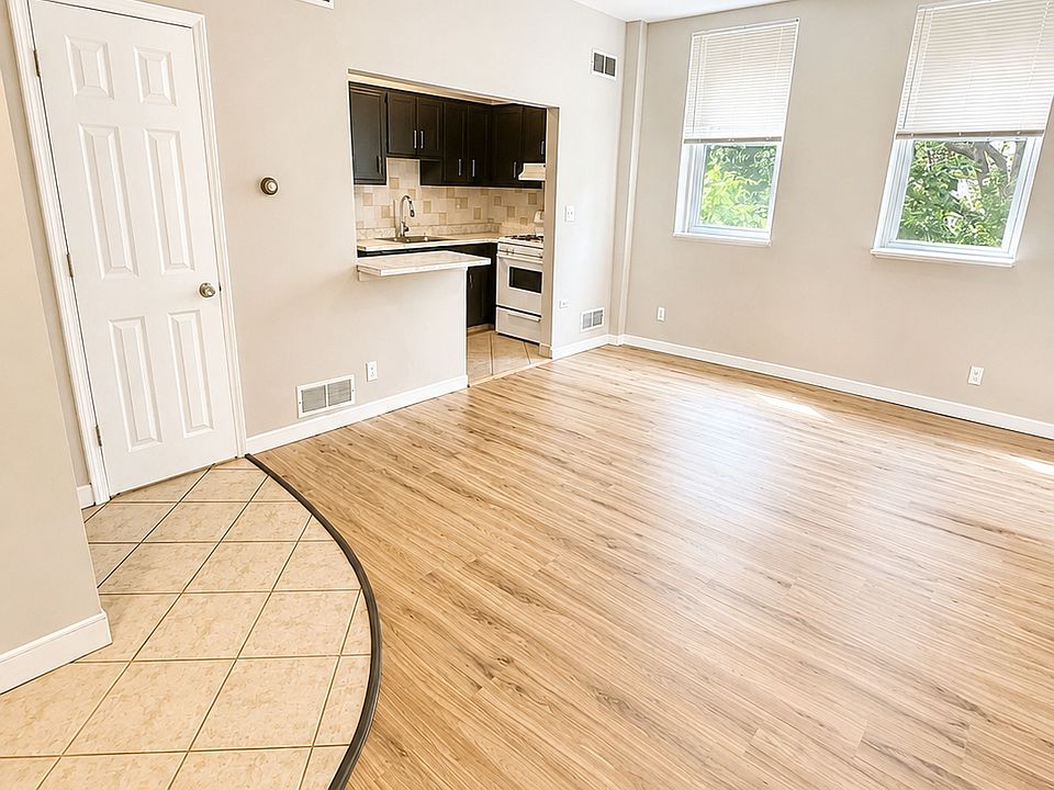 1st image of 321 Ella St #5