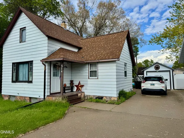 314 3rd Ave NW, Hazen, ND 58545