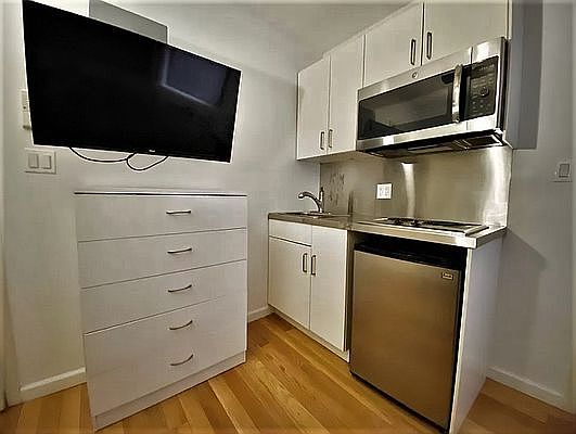 2nd image of 340 Amsterdam Ave #404