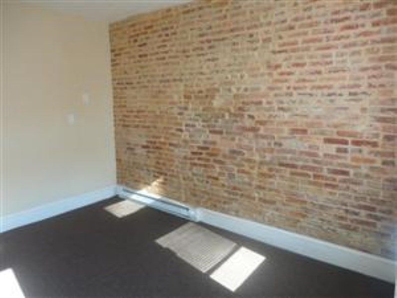 2nd image of 2004 Ellsworth St