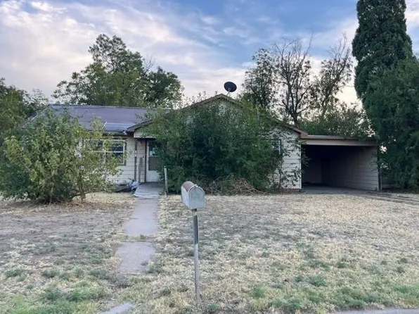 805 E Main St, Knox City, TX 79529