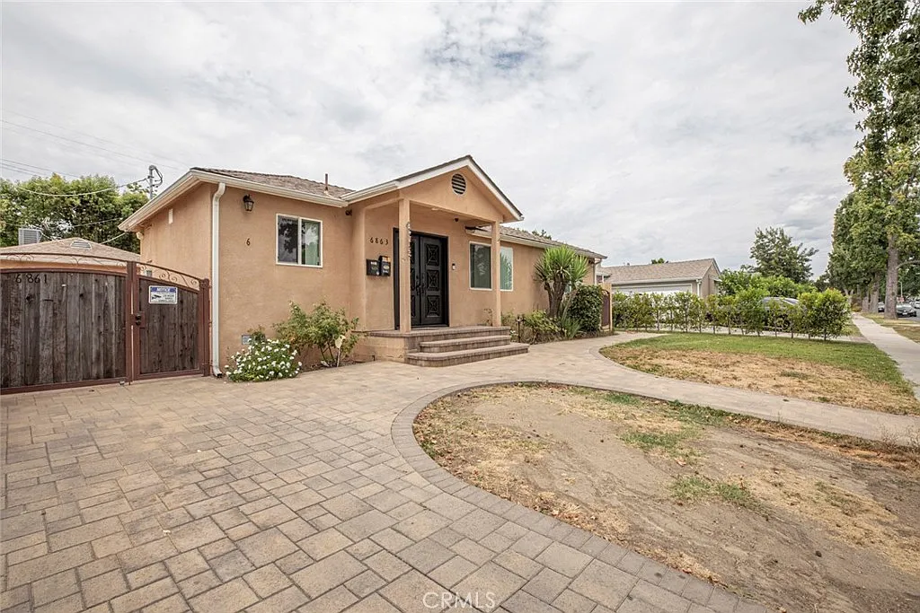 3 bed, 1790 sqft, $4,200 — Photo 2