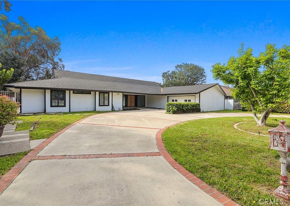 1st image of 1216 W River Ln